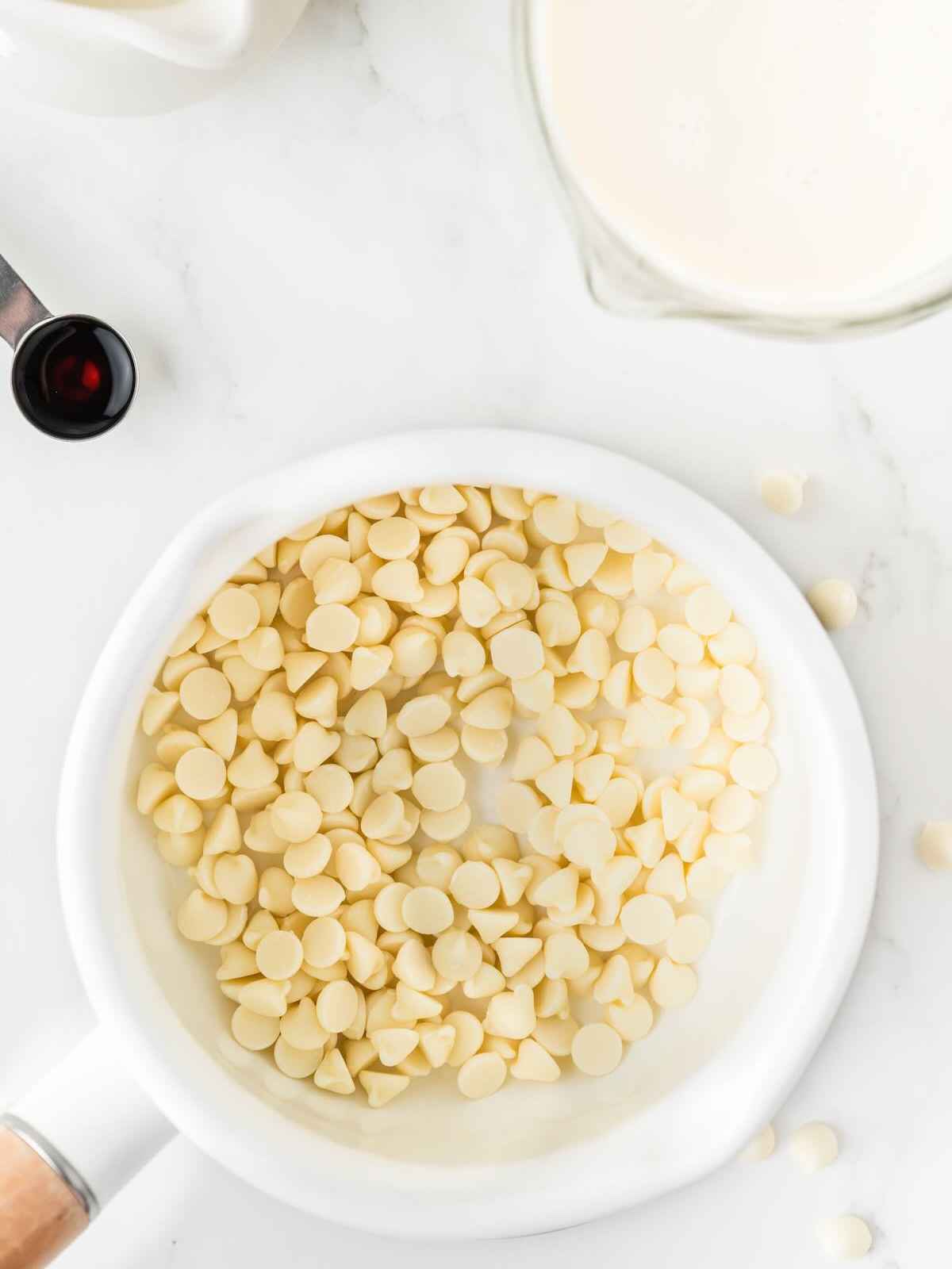 White chocolate chips with cream.